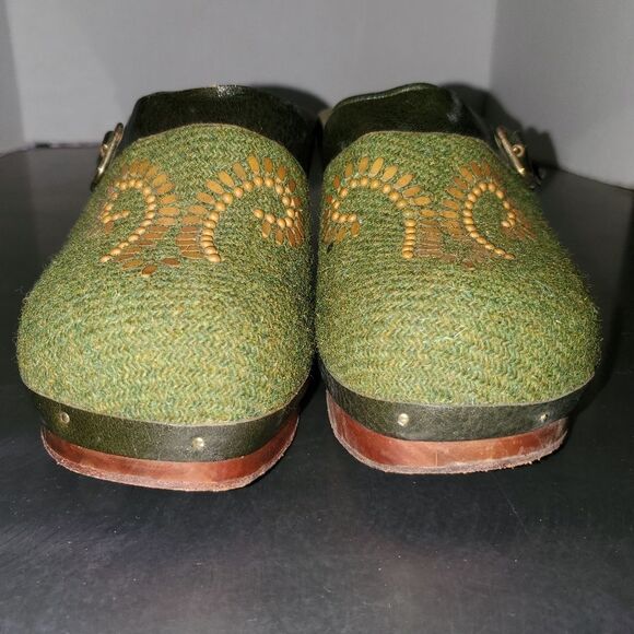 Calleen Cordero Green Wool Embelished Wood Clogs Mules Handmade size 8 - Picture 2 of 10
